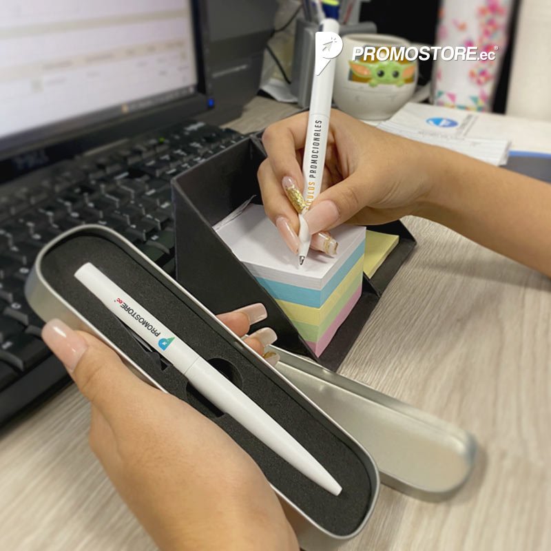 Vista previa de Bolígrafo Metálico Ejecutivo Blanco + Empaque 4