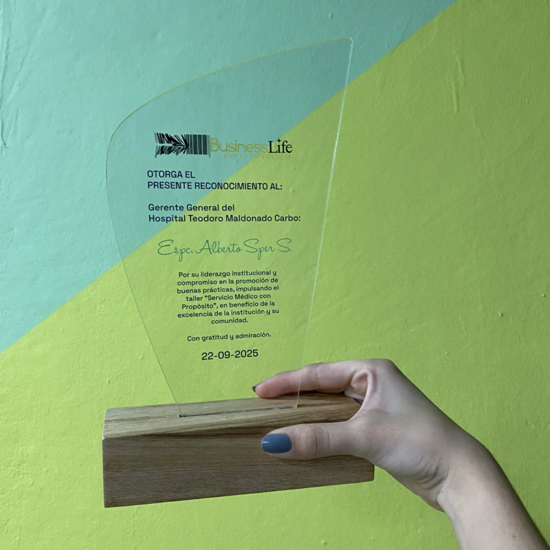 Vista previa de Placa de reconocimiento Vip 4