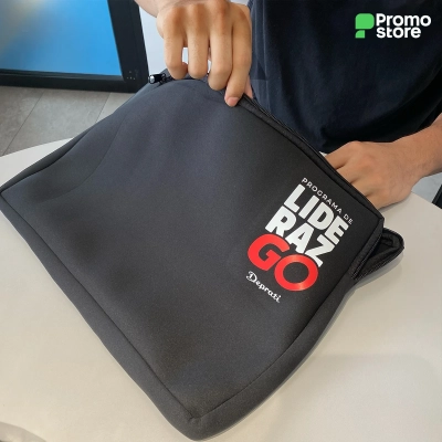 Vista previa de Forro Para Laptop con Cierre 2