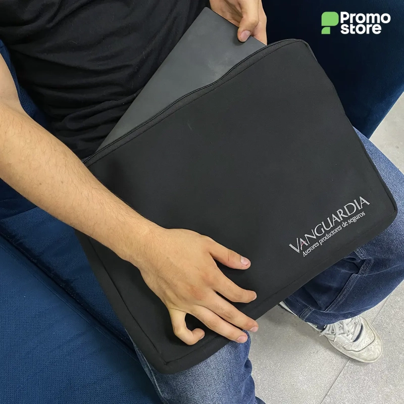 Vista previa de Forro Para Laptop con Cierre 6